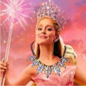 Vintage Glamour Sparkly Rhinestone Necklace Leaf Design Rainbow Light Reflection